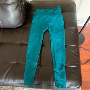 Alphalete revival leggings